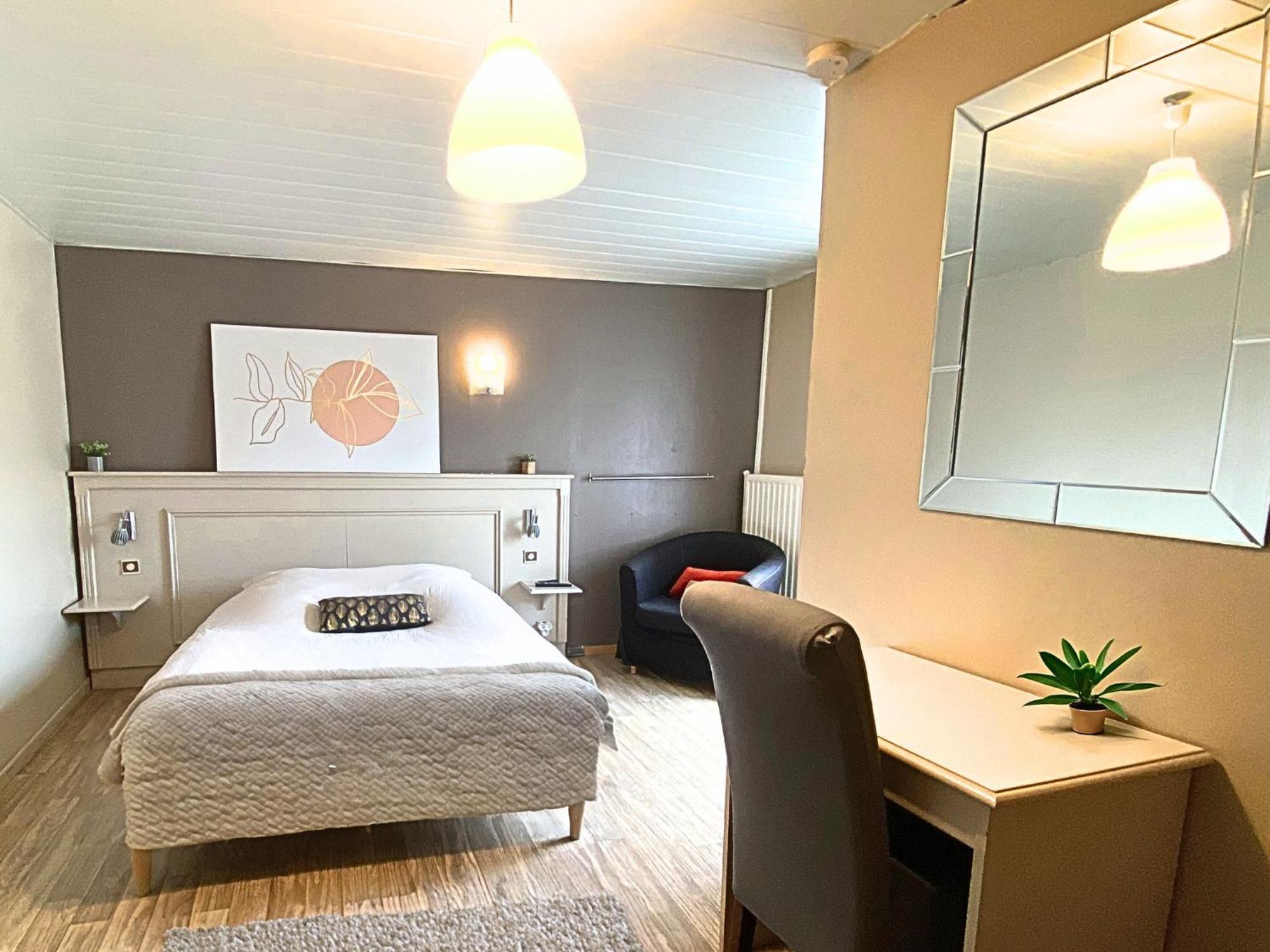 Studios & Appartements Confortables Au Centre De Bourbourg - Gare A Proximite Exteriör bild
